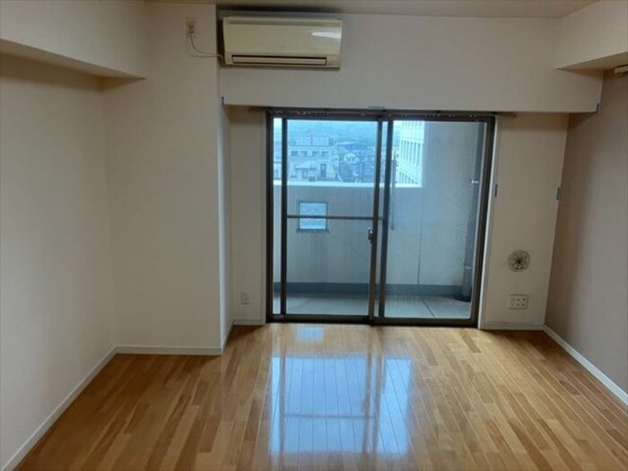 物件内観写真7　(室内からの展望)