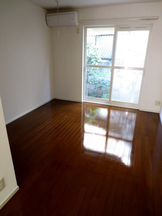 物件内観写真4　(居室)