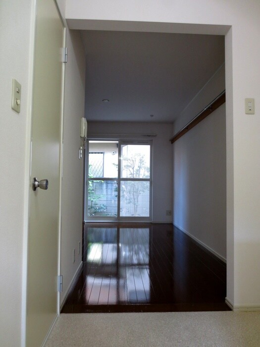 物件内観写真11　(廊下)
