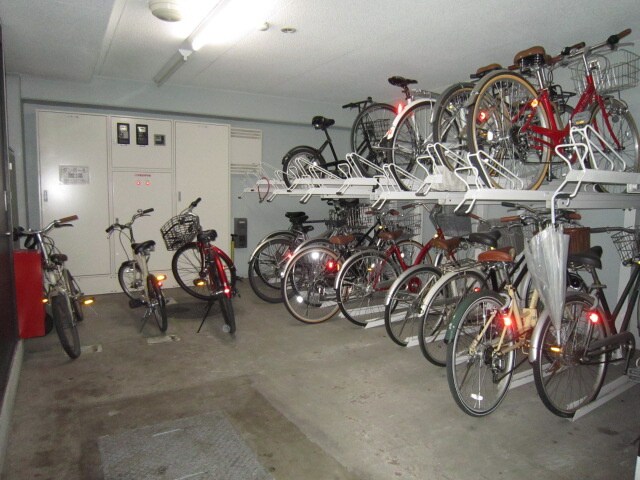 物件外観写真3　(駐輪場)