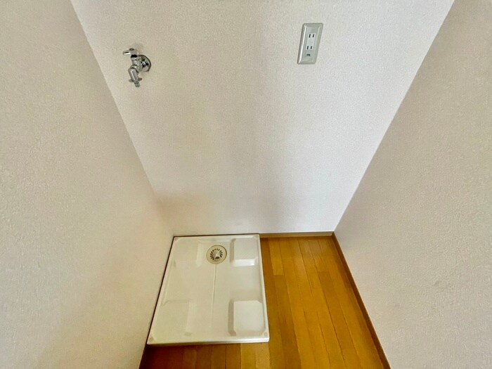 物件内観写真15　(洗濯機置場)