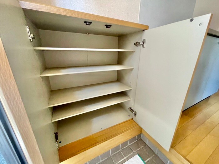 物件内観写真18　(靴箱)