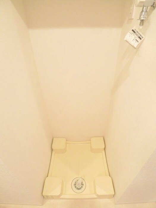 物件内観写真12　(洗濯機置場)