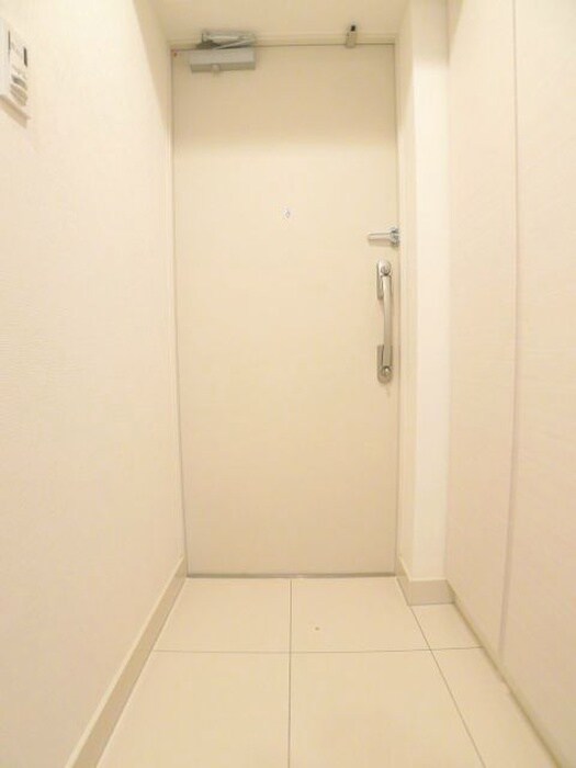 物件内観写真18　(玄関)