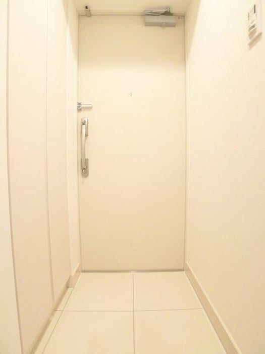 物件内観写真18　(玄関)