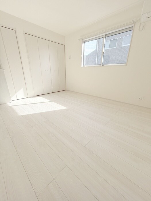 物件内観写真7　(室内からの展望)