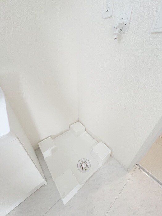 物件内観写真12　(洗濯機置場)