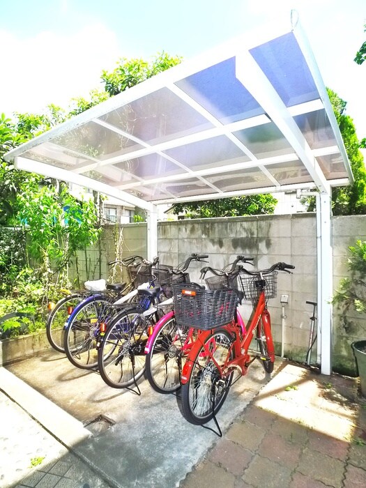 物件外観写真3　(駐輪場)