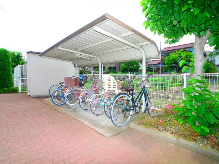 物件外観写真3　(駐輪場)