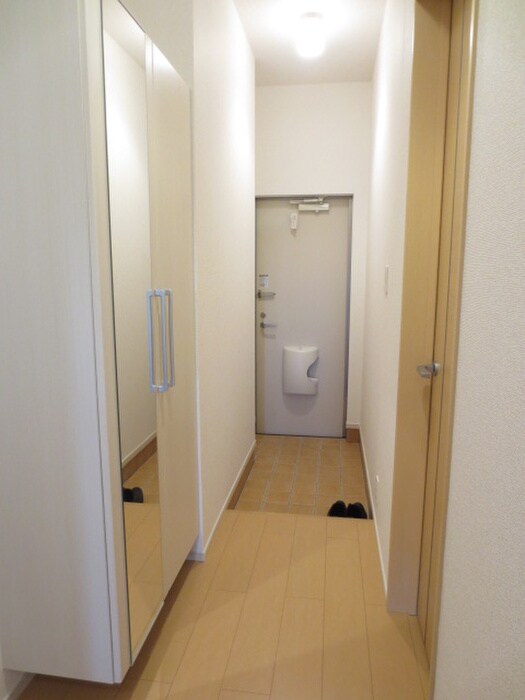 物件内観写真7　(玄関)