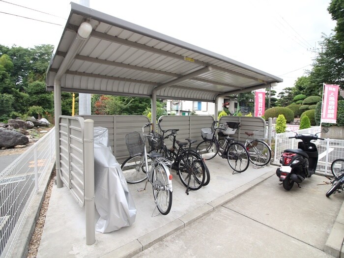 物件外観写真4　(駐輪場)