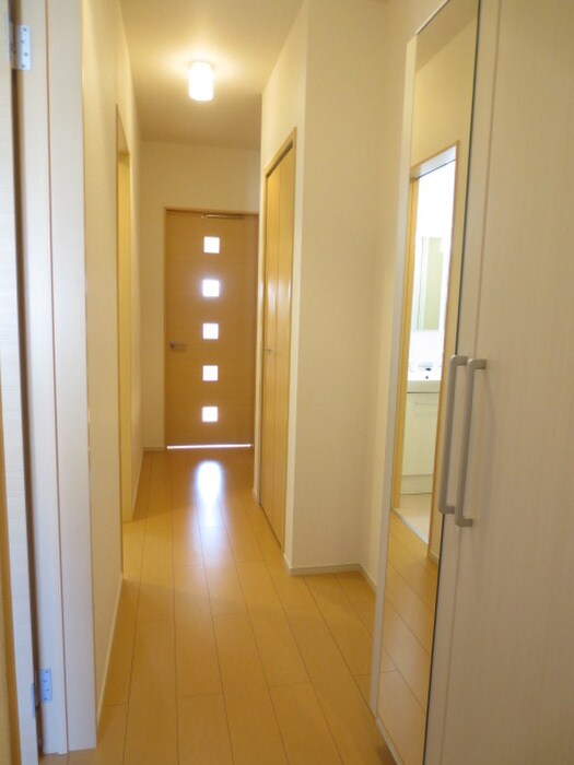 物件内観写真15　(廊下)