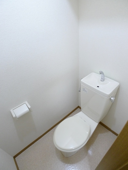 物件内観写真15　(トイレ)