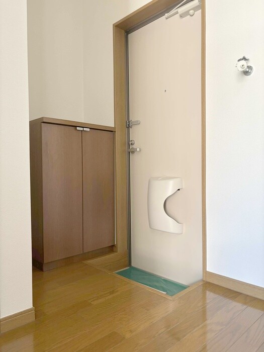 物件内観写真17　(洗濯機置場)