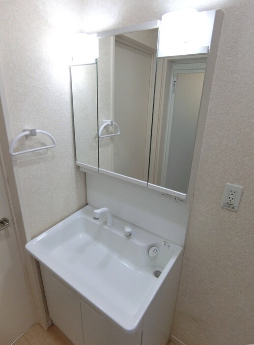 物件内観写真9　(洗面)