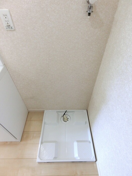 物件内観写真10　(洗濯機置場)