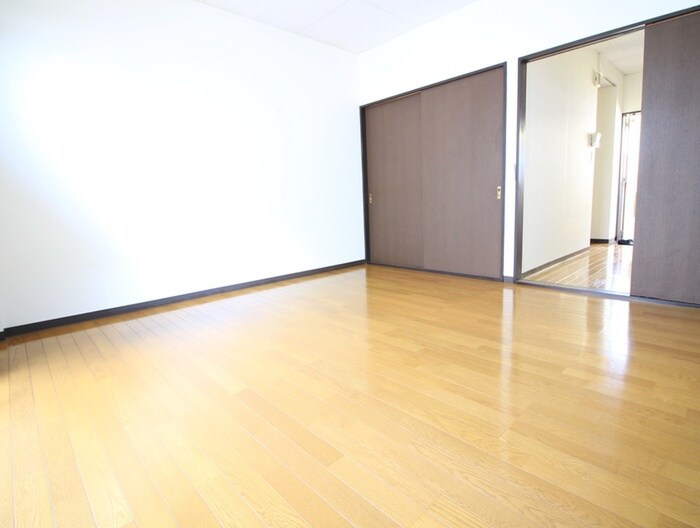 物件内観写真9　(居室)