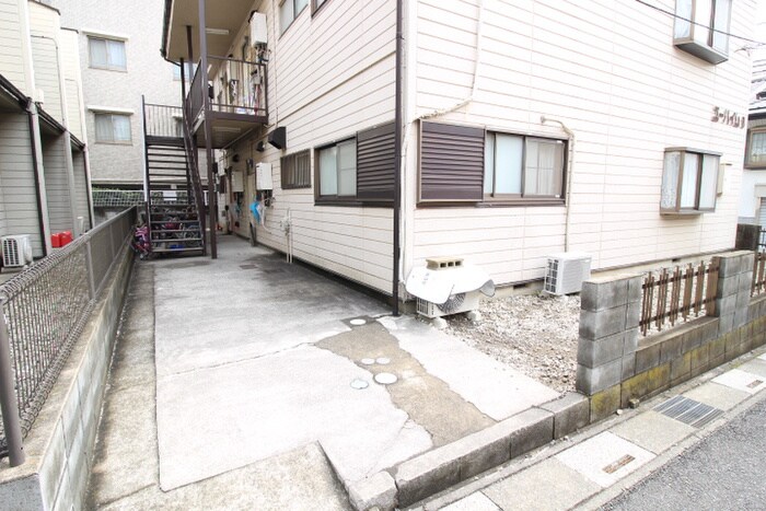 物件外観写真5　(エントランス部分)