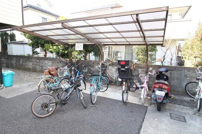 物件外観写真6　(駐輪場)
