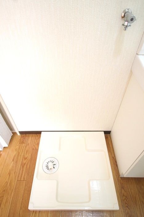 物件内観写真16　(洗濯機置場)