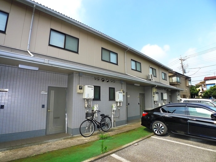 物件外観写真2　(駐車場)