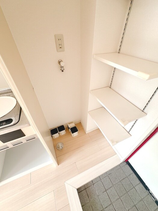 物件内観写真18　(洗濯機置場)