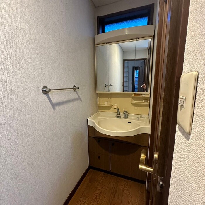 物件内観写真13　(洗面)