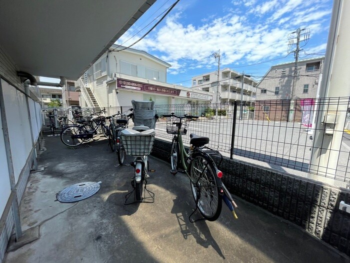 物件外観写真6　(駐輪場)