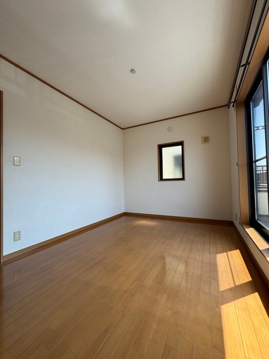 物件内観写真4　(居室)