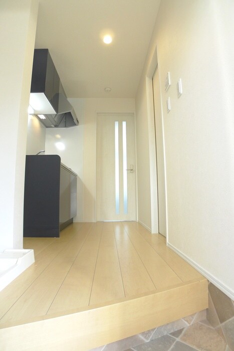 物件内観写真7　(玄関)