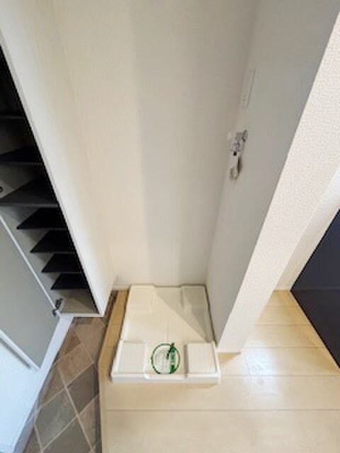 物件内観写真10　(洗濯機置場)