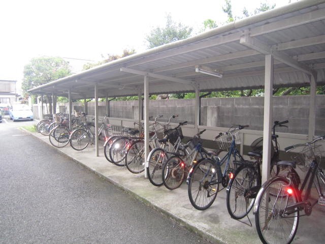 物件外観写真3　(駐輪場)