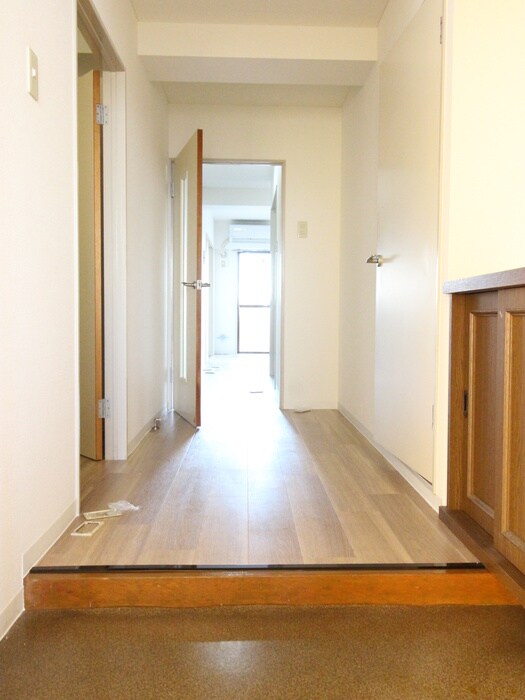 物件内観写真17　(玄関)