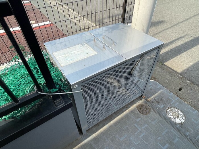 物件外観写真4　(エントランス部分)