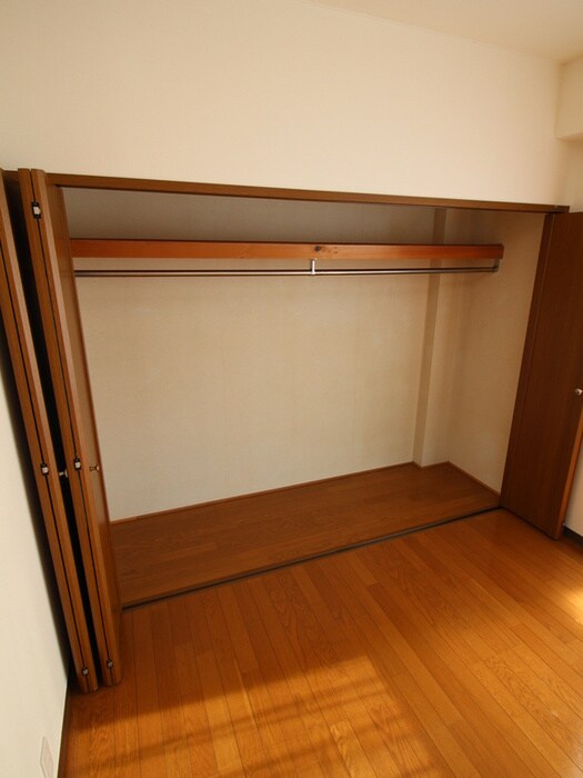 物件内観写真12　(収納)