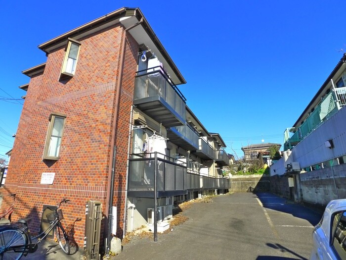 物件外観写真3　(駐車場)