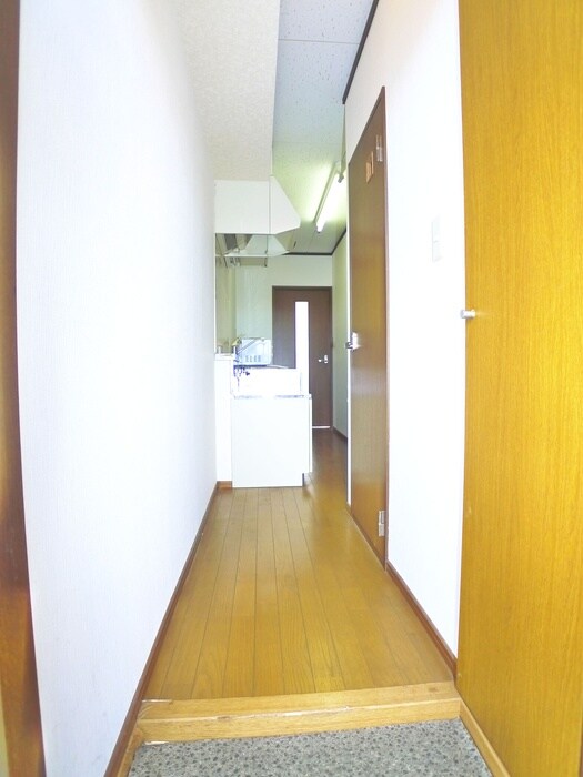 物件内観写真16　(玄関)