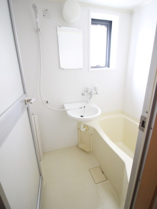 クレアス目白のバス