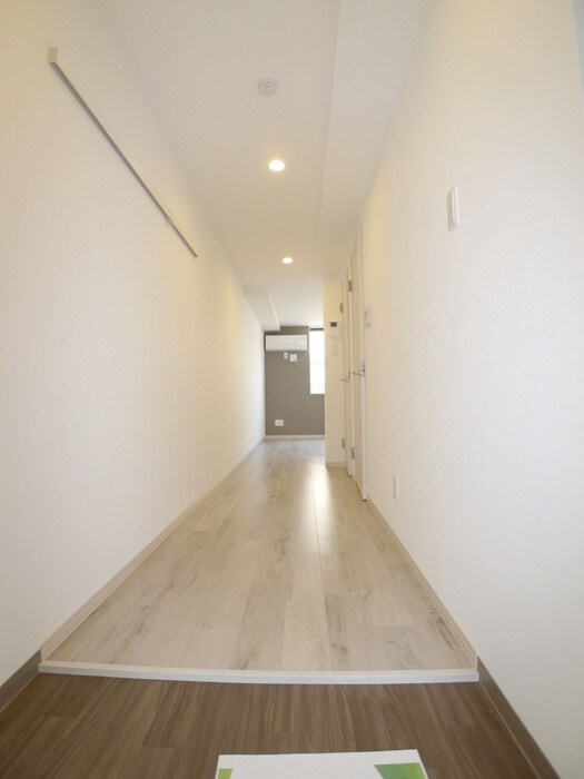 物件内観写真16　(玄関)