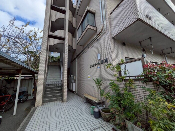 エスポワ－ル野川のエントランス部分