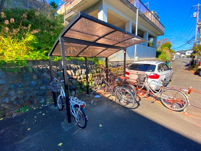 物件外観写真5　(駐輪場)