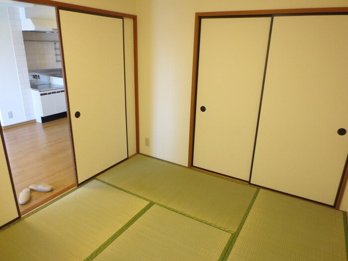 物件内観写真9　(居室)