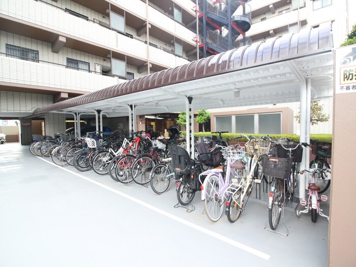 物件外観写真4　(駐輪場)