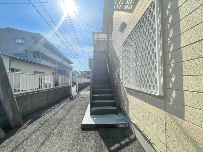 物件外観写真5　(駐輪場)