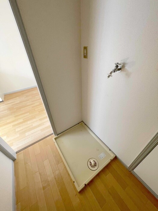 物件内観写真13　(洗濯機置場)