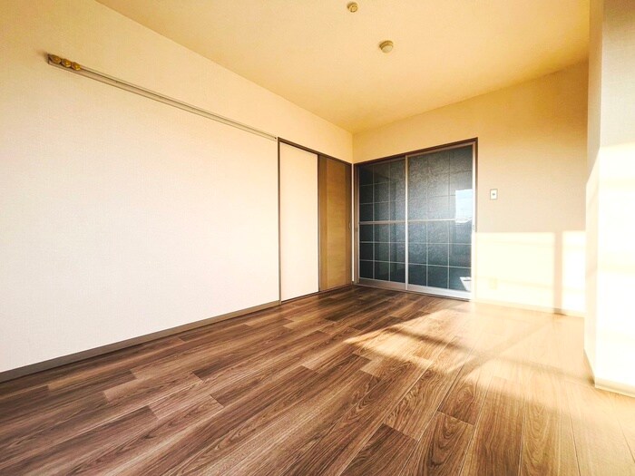 物件内観写真8　(居室)