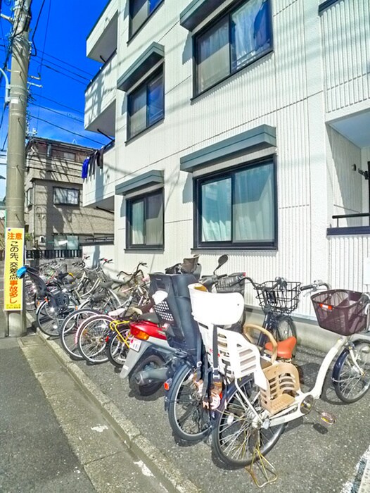 物件外観写真5　(駐輪場)