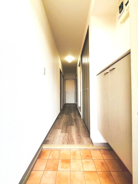物件内観写真16　(玄関)