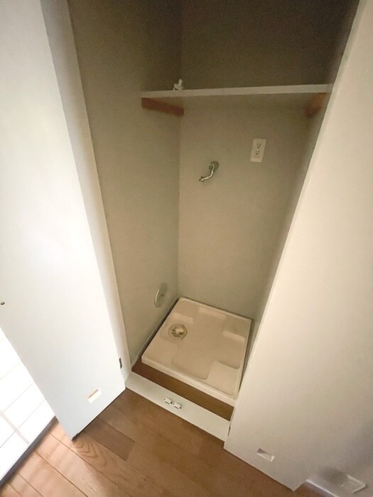 物件内観写真14　(洗濯機置場)