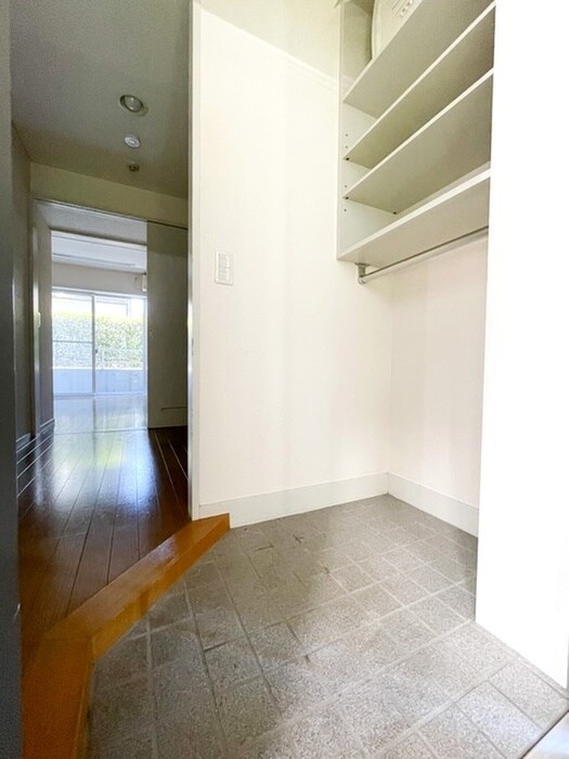 物件内観写真15　(玄関)